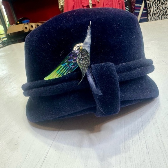 Vintage Julian Gold Wool Pillbox Hat Navy Bird Brooch Feather 60s Style main image 10